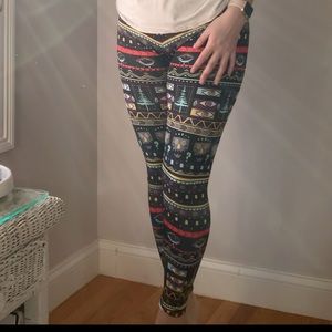 Patterned athletic leggings